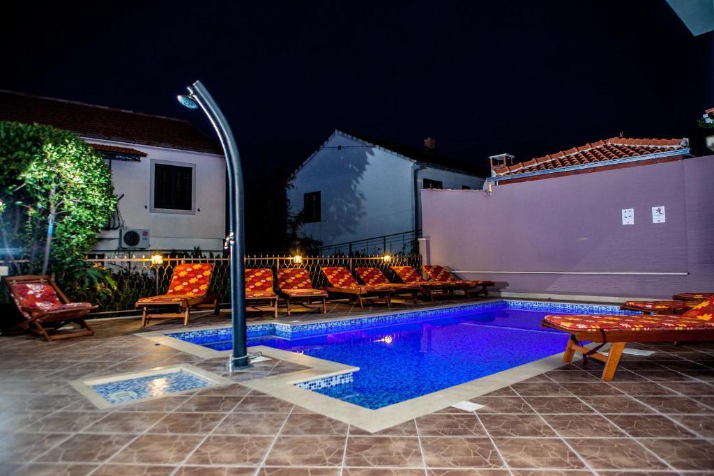 Apartments Mery Supetar Exterior photo